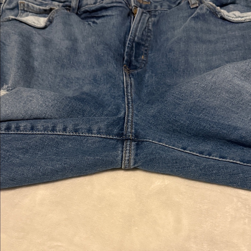 OLD NAVYHigh-Waisted Secret-Smooth Pockets O.G. Straight Plus-Size Ripped Jeans - Picture 8 of 9